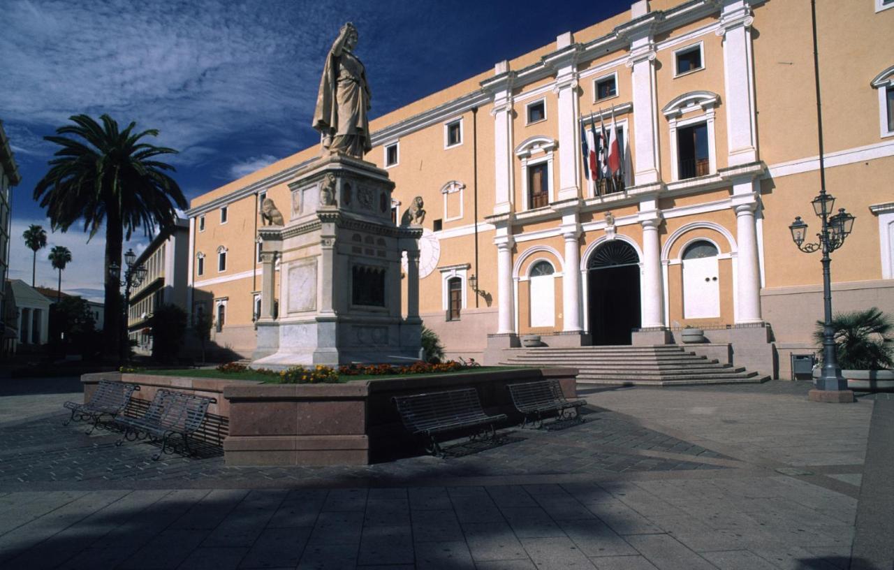 Dimora Del Chiostro Hotel Oristano Exterior photo